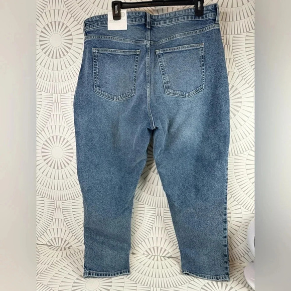 H&M NWT Women’s High Waist Mom Jeans Size 18 No distressing - Picture 7 of 8